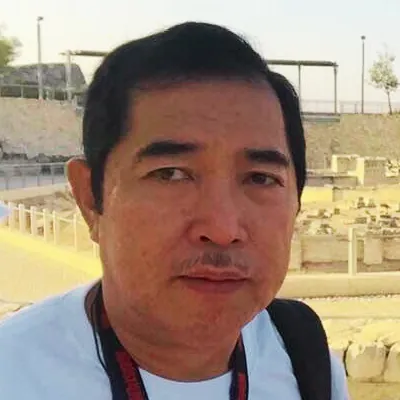 Portrait of Senior Pastor Carlos Muncada Jr.